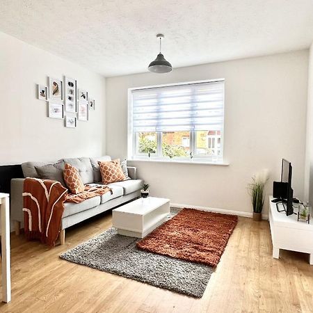 בישופס סטורטפורד Luxury 2 Bed Apartment Stansted Airport Bishops Stortford מראה חיצוני תמונה