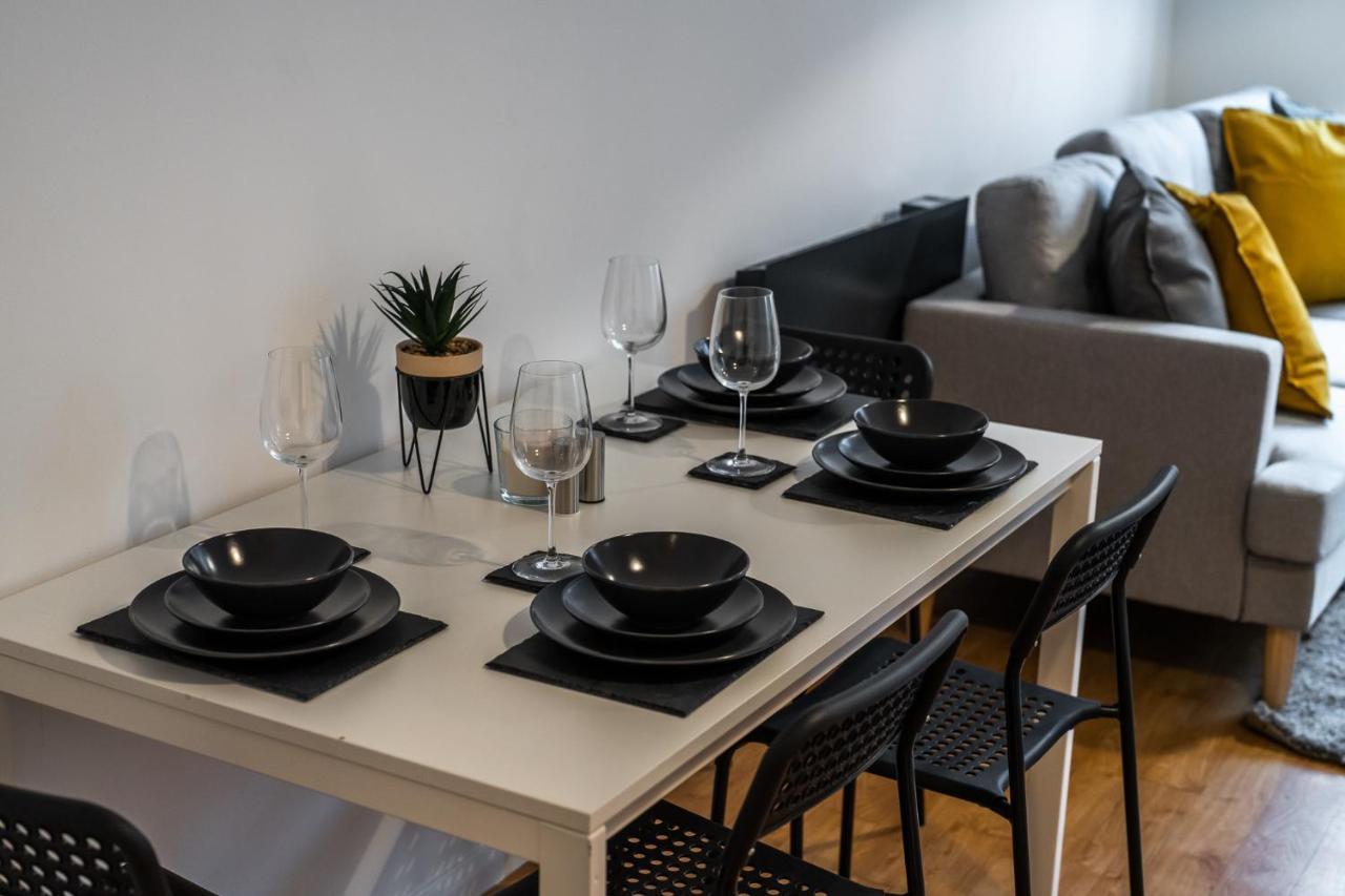 בישופס סטורטפורד Luxury 2 Bed Apartment Stansted Airport Bishops Stortford מראה חיצוני תמונה