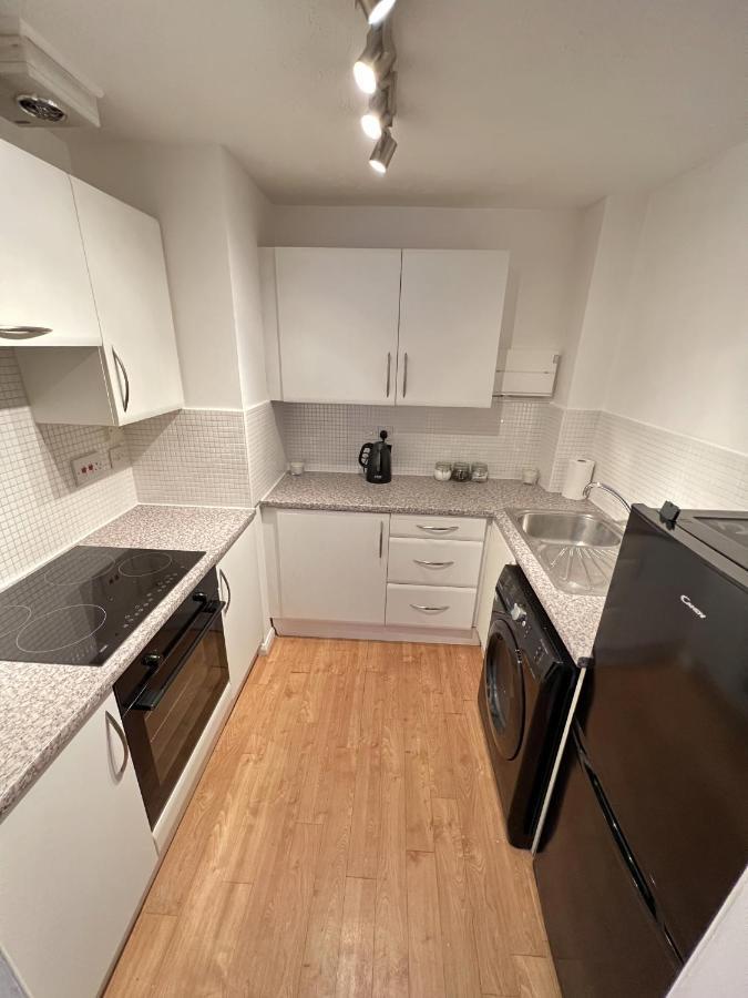 בישופס סטורטפורד Luxury 2 Bed Apartment Stansted Airport Bishops Stortford מראה חיצוני תמונה
