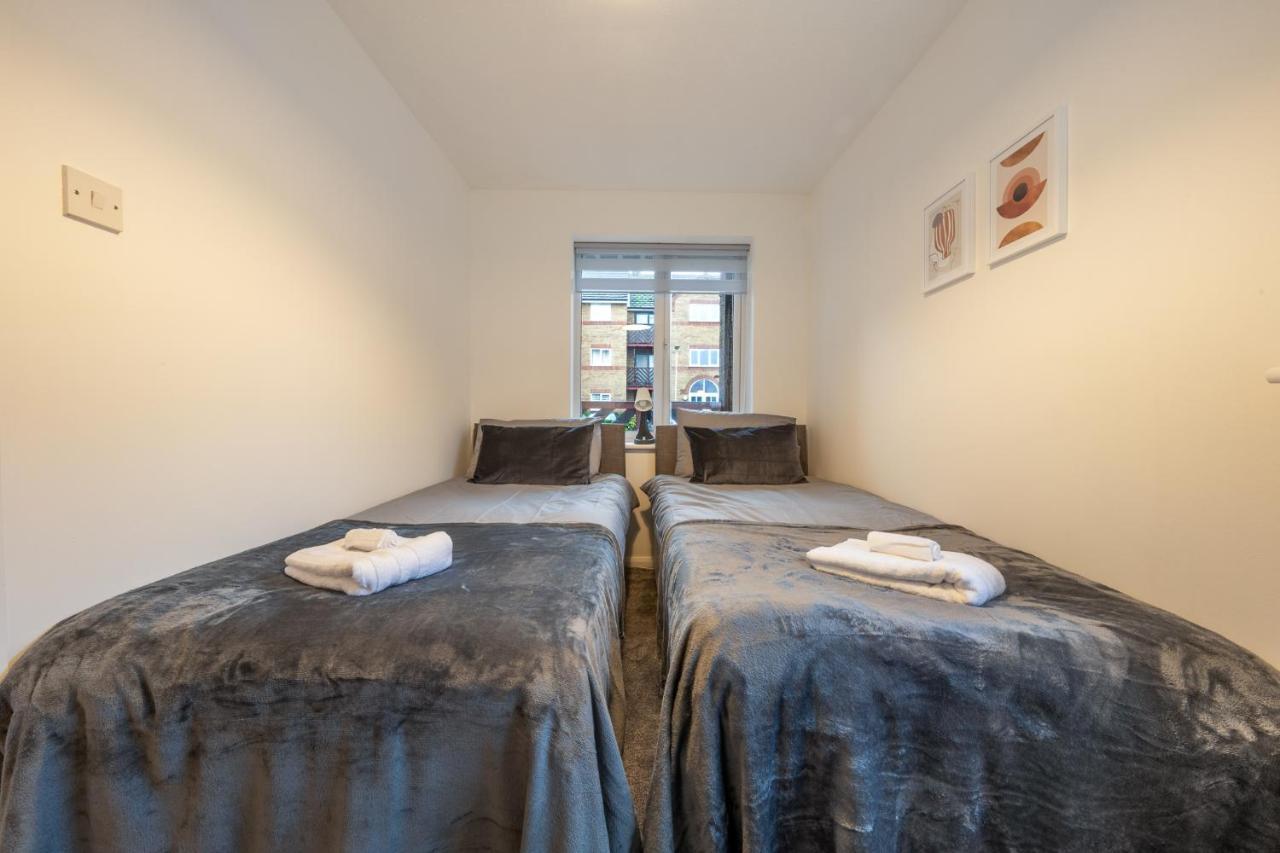 בישופס סטורטפורד Luxury 2 Bed Apartment Stansted Airport Bishops Stortford מראה חיצוני תמונה