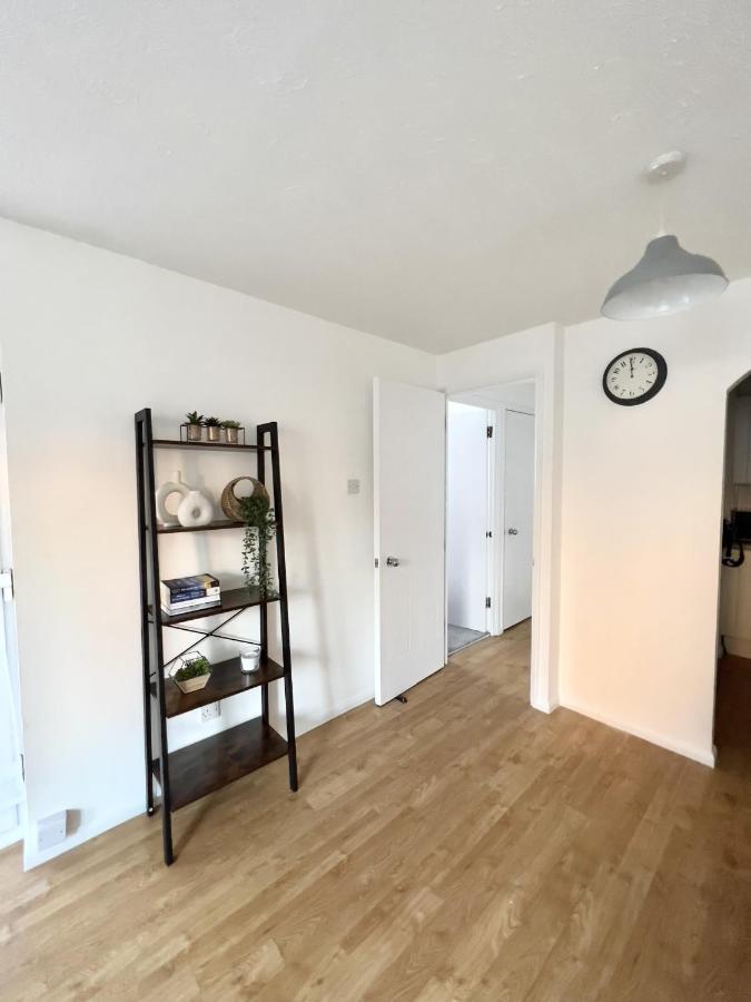 בישופס סטורטפורד Luxury 2 Bed Apartment Stansted Airport Bishops Stortford מראה חיצוני תמונה
